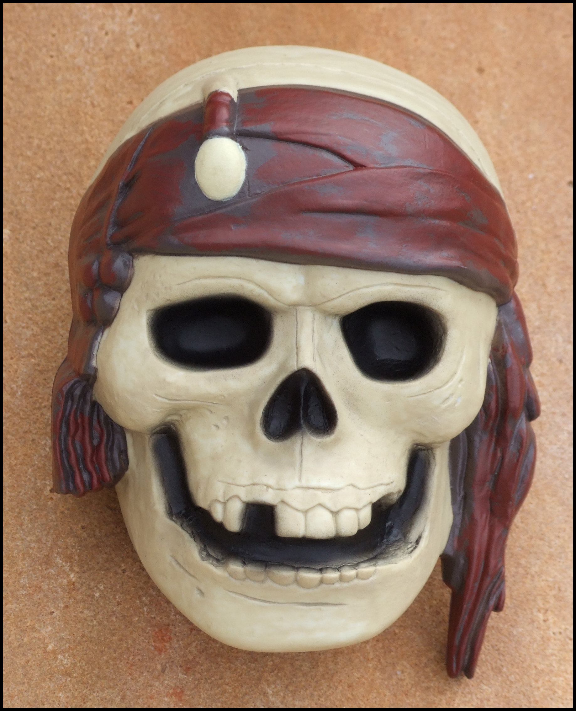 Uno Pirates - Skull (Full Frontal View)