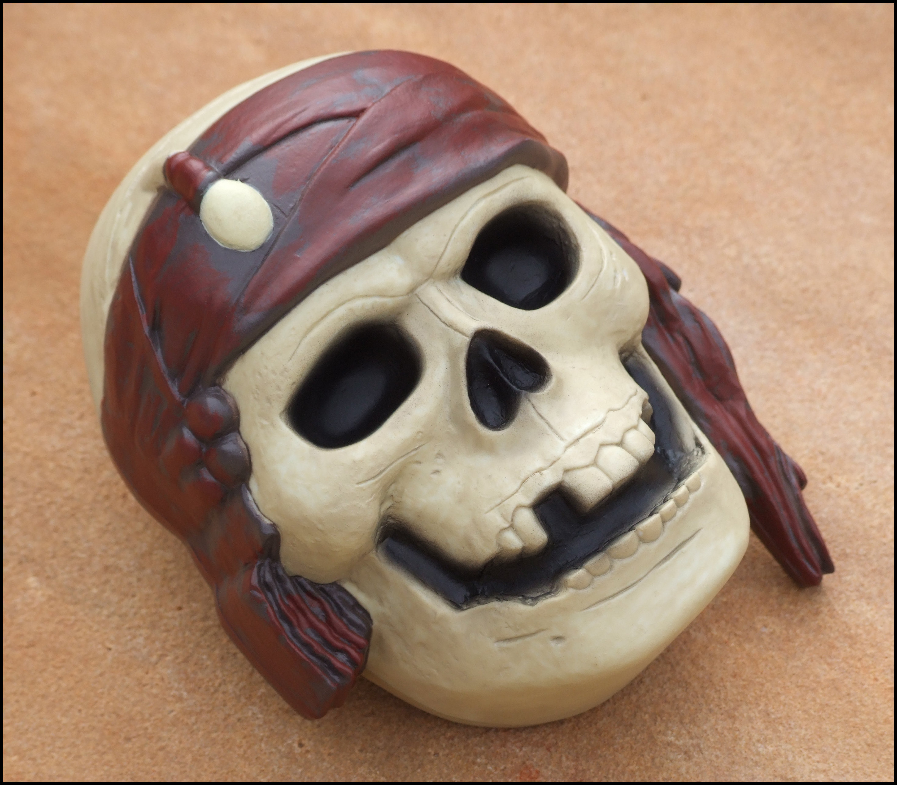 Uno Pirates - Skull (Isometric View)