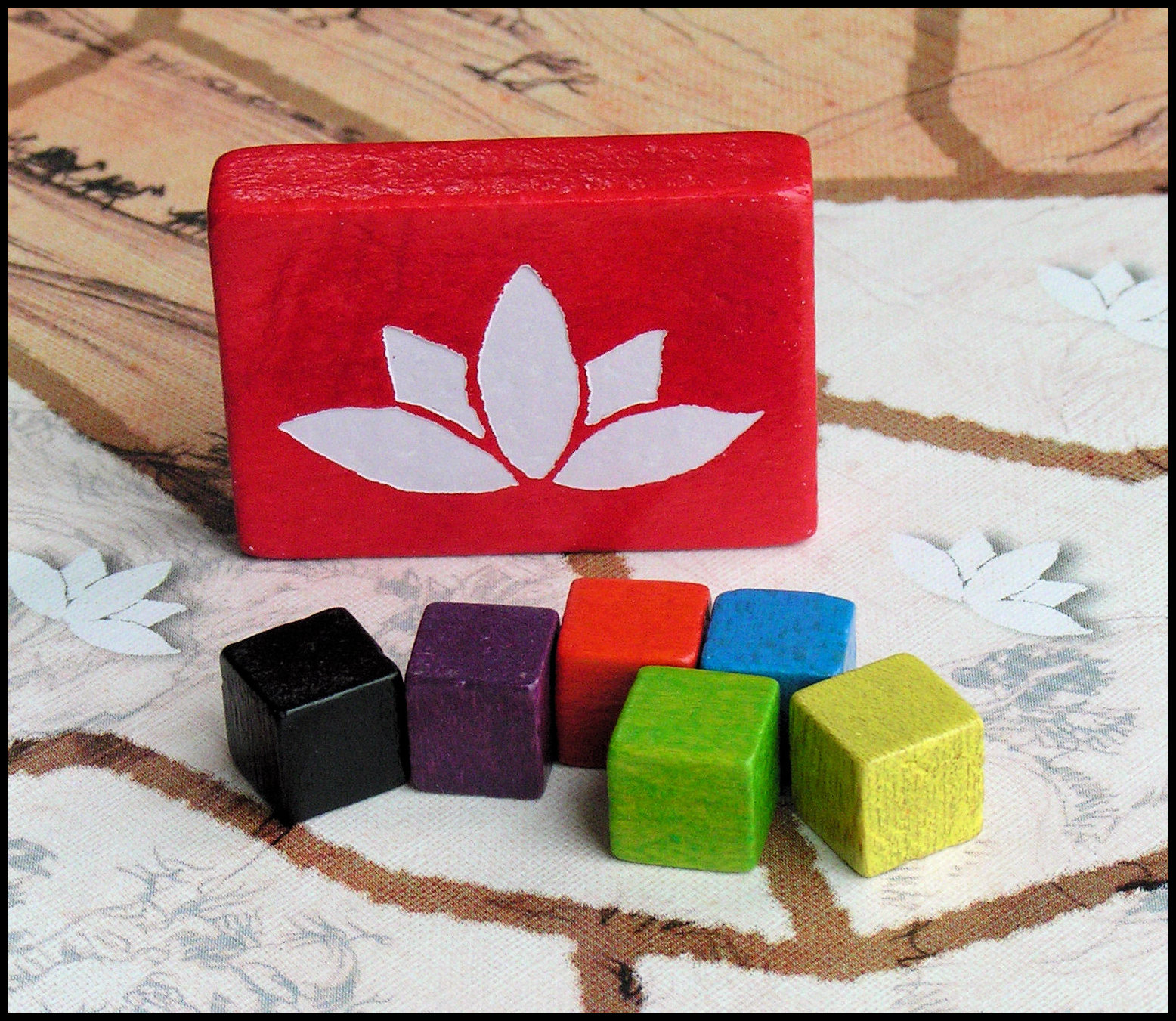 Der Weisse Lotus - White Lotus And Player Cubes