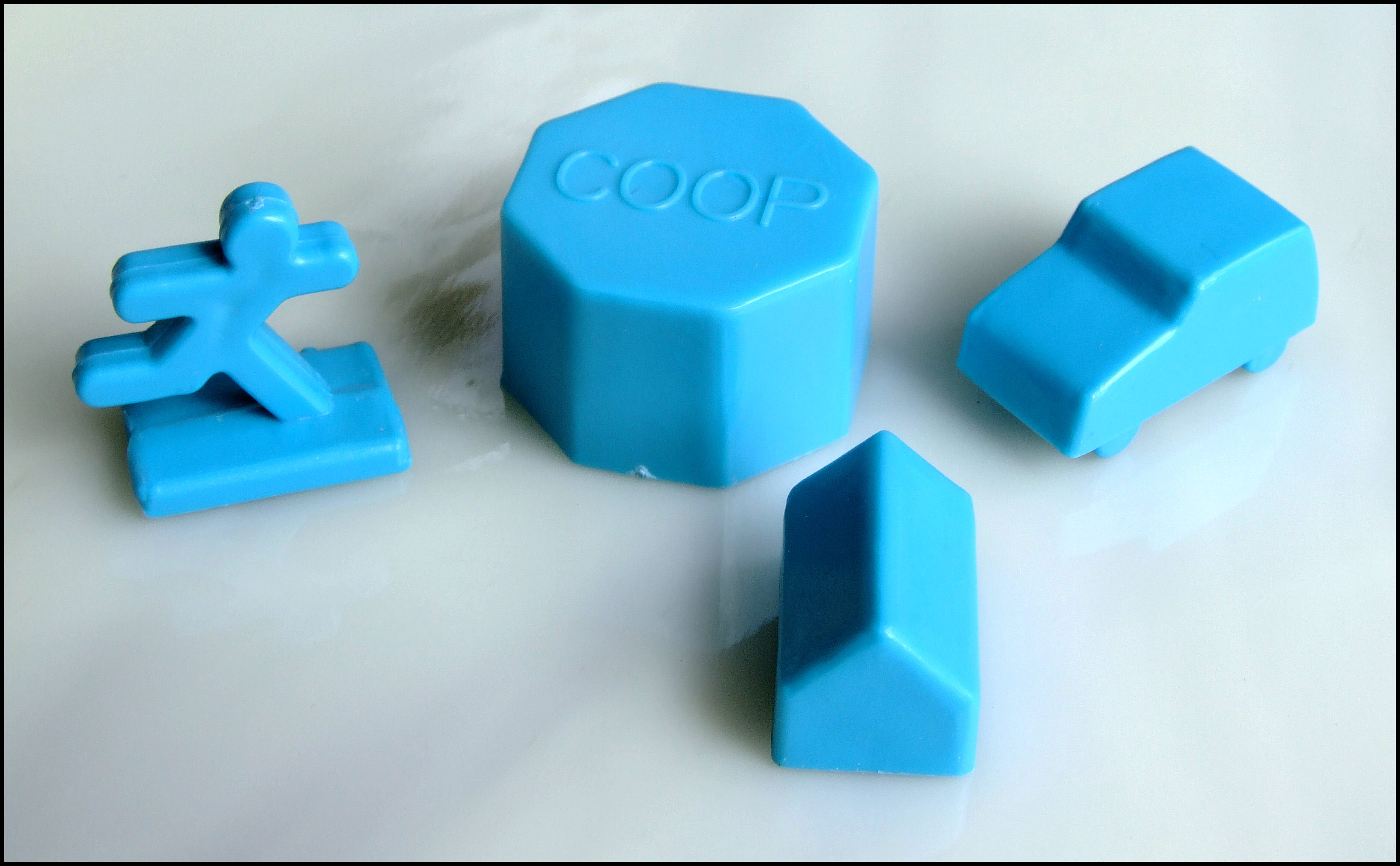 Cite Coop - Blue Playing Pieces