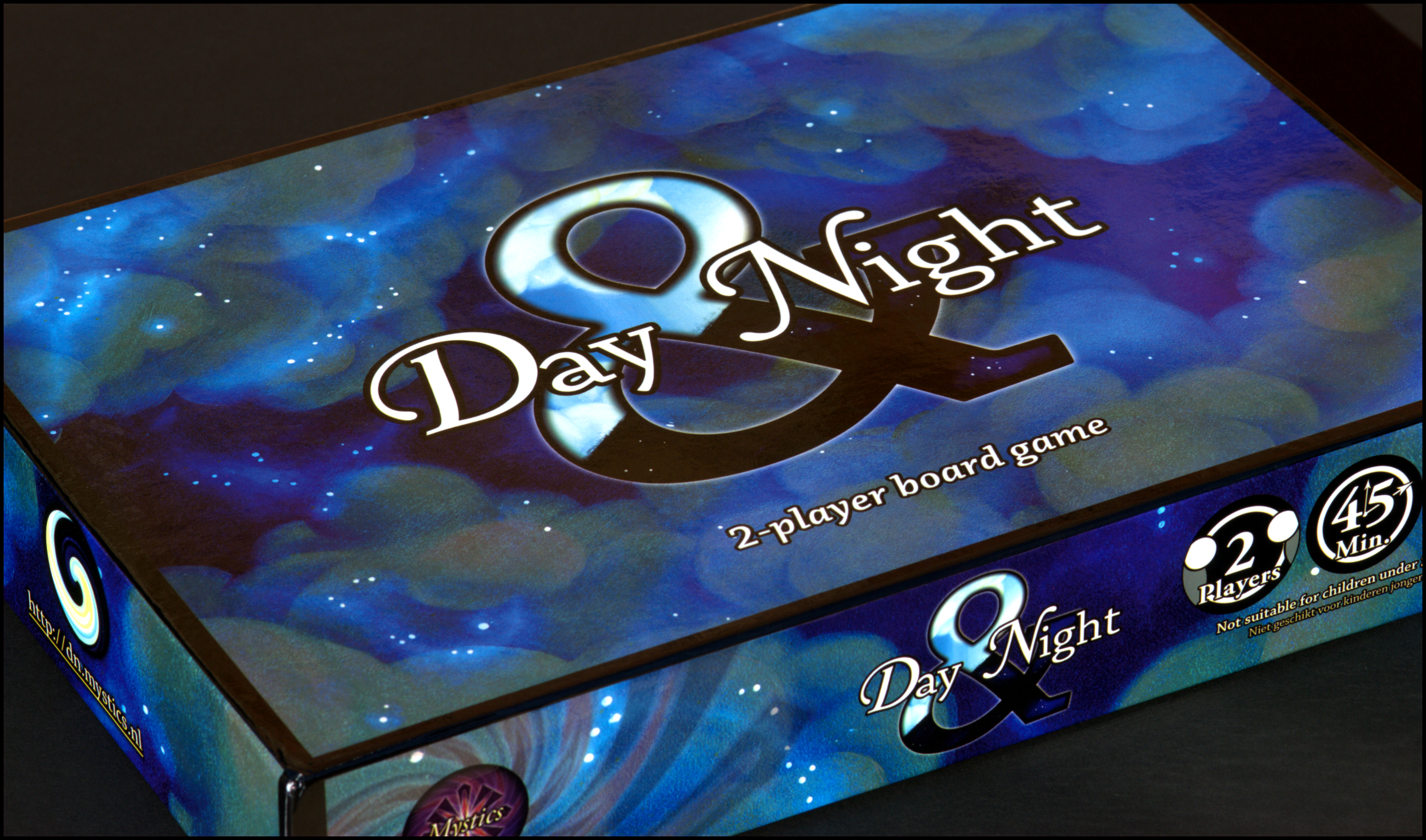 Day And Night - Game Box, Isometric View